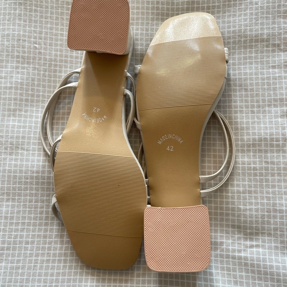 New sling back sandals sz EU 42/ US 10-11 cream colour - Picture 3 of 4